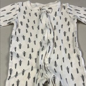 Baby Onesie/Footies Cream with Black Tree Pattern Sz 9m